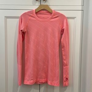 Lululemon Swifty Long Sleeve Coral Top—Beautiful Fabric & Color—Excellent Cond-6